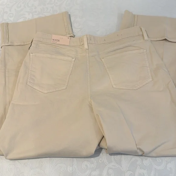 NYDJ Wide Leg Jeans. Ladies Size 12 - Picture 10 of 16